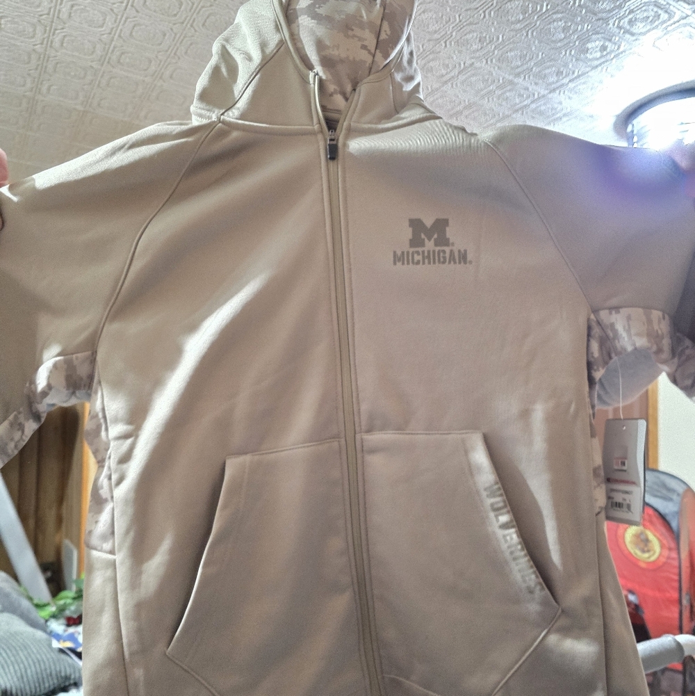Michigan Wolverines - Beige Zip-Up Hoodie- Mens Largr